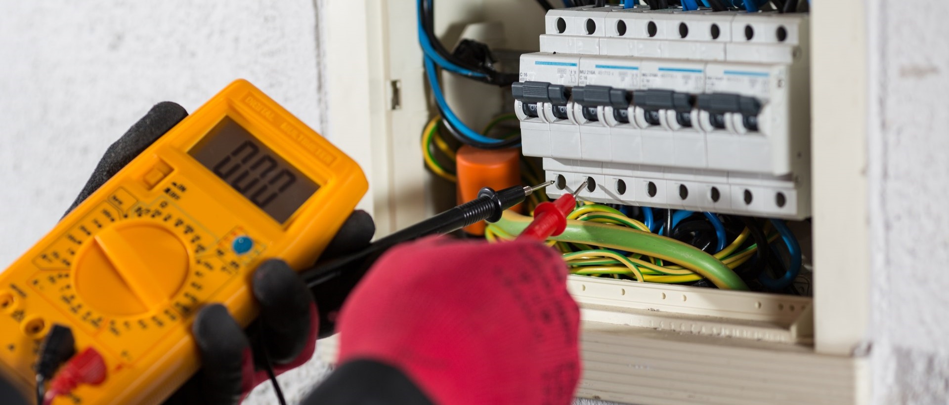 Electricians E11