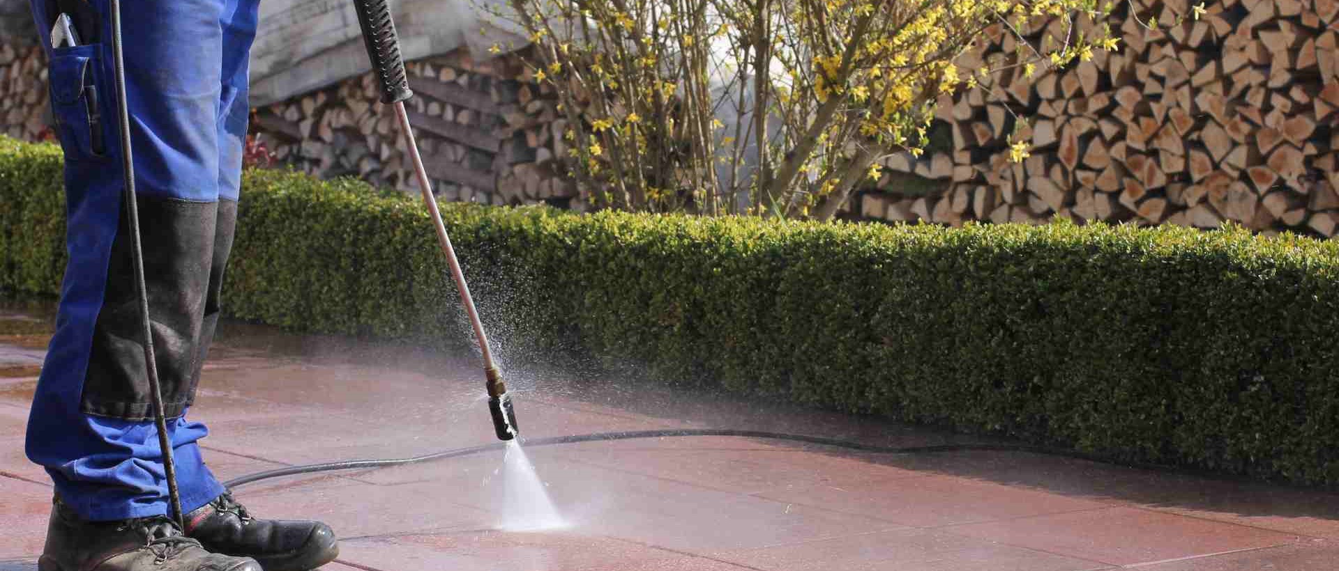 garden maintenance E11